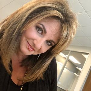Meet your Posher, Lorraine
